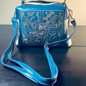 Women’s Crossbody & Top Handle.